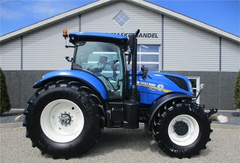Farm tractor New Holland T7.230 AutoCommand: picture 11