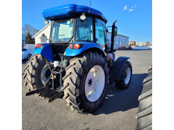 Farm tractor NEW HOLLAND