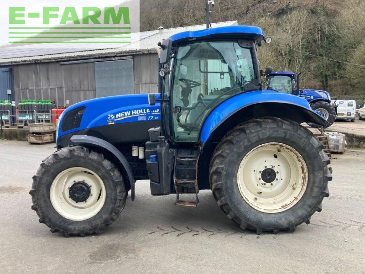 Farm tractor New Holland t7.170 range command: picture 10