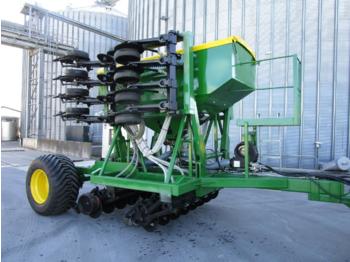 Precision sowing machine John Deere 750A