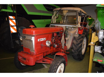 Farm tractor RENAULT
