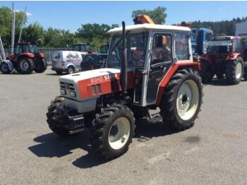 Farm tractor Steyr 8045: picture 1