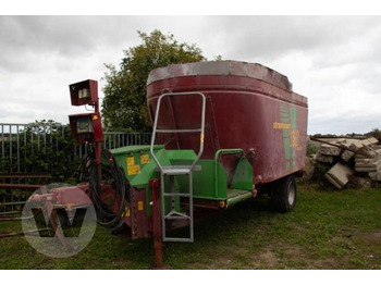 Forage mixer wagon STRAUTMANN