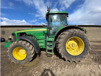 Tractor John Deere 8220 Powershift
