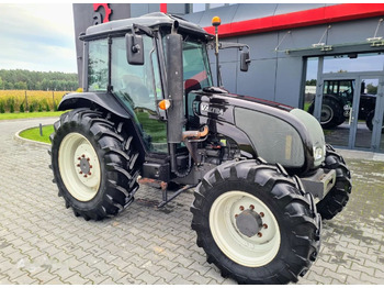 Farm tractor Valtra A93: picture 3