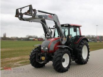 Farm tractor Valtra N121: picture 1
