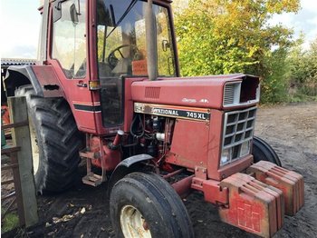 Wheel tractor Case IH 845 XL