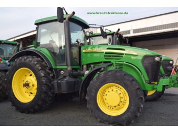 Wheel tractor JOHN DEERE 7820