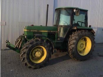 Wheel tractor John Deere 2040