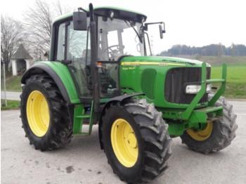 Wheel tractor John Deere 6220