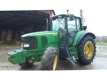 Wheel tractor John Deere 6520