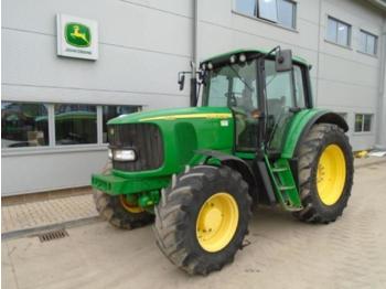 Wheel tractor John Deere 6620