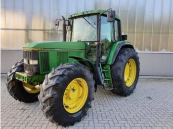 Wheel tractor John Deere 6800