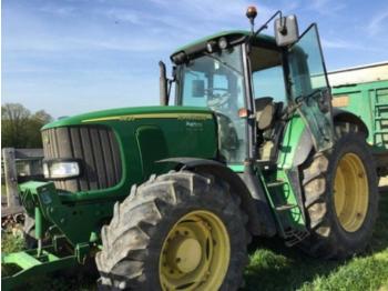 Wheel tractor John Deere 6820