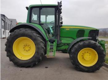 Wheel tractor John Deere 6920