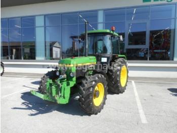 Wheel tractor John Deere 6920