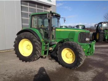 Wheel tractor John Deere 6920
