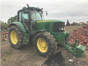 Wheel tractor John Deere 6920S
