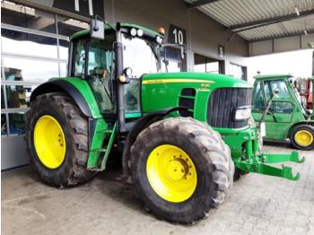 Wheel tractor John Deere 7430