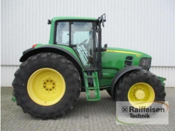 Wheel tractor John Deere 7530