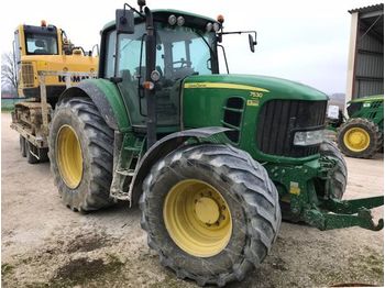 Wheel tractor John Deere 7530