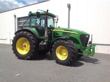Wheel tractor John Deere 7720
