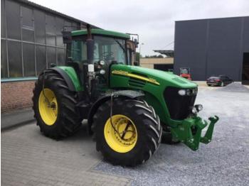 Wheel tractor John Deere 7720
