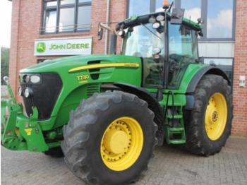 Wheel tractor John Deere 7730