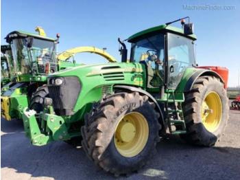 Wheel tractor John Deere 7820