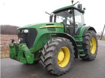 Wheel tractor John Deere 7820
