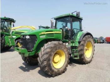 Wheel tractor John Deere 7820