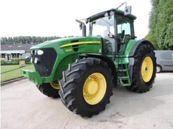John Deere 7930 - wheel tractor