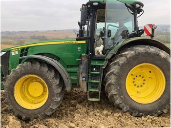 Wheel tractor John Deere 8370R