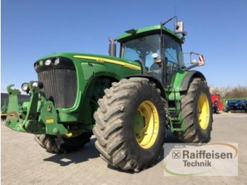 Wheel tractor John Deere 8520 Powershift
