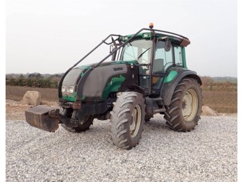 Wheel tractor Valtra M120-4