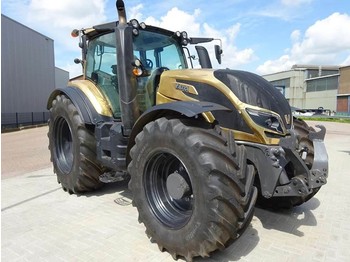 Wheel tractor Valtra T214D Direct Smart Touch