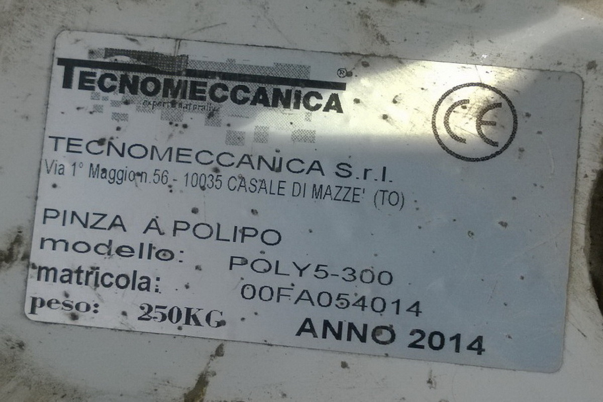 Grapple for Forestry equipment TECNOMECCANICA POLY 5-300: picture 3