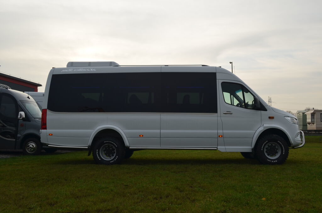 New Minibus, People carrier MERCEDES-BENZ Sprinter 519 4x4 high and low drive: picture 3