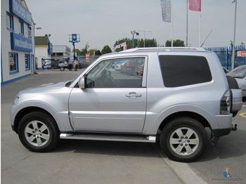 MITSUBISHI Pajero - Minibus