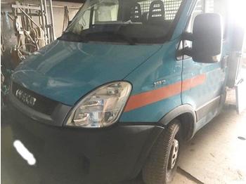 Open body delivery van Iveco Daily 35S13 Daily 35S13 eFH./Umweltplakette grün: picture 1