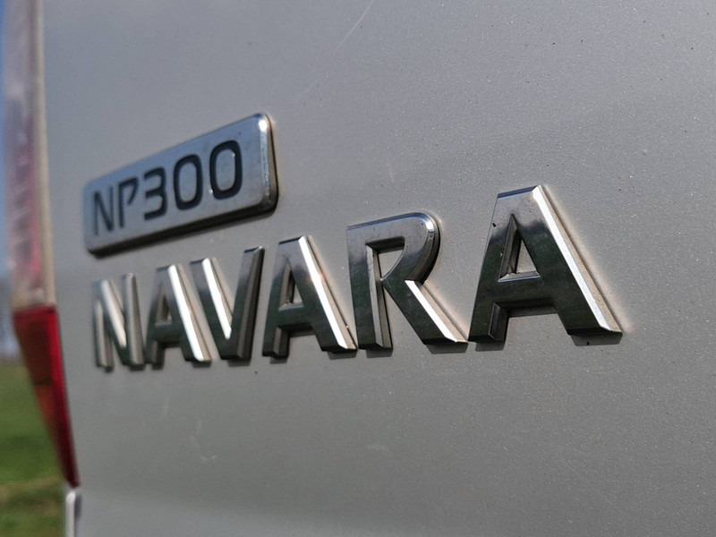 Pickup truck Nissan Navara  2.3 dci 160 ac 4wd: picture 17