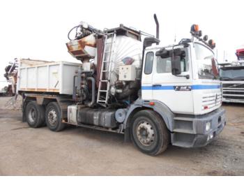 Asphalt machine Renault G300