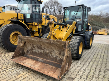 Cat 908M  - Wheel loader: picture 1