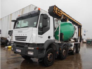 Concrete mixer Iveco Trakker 360