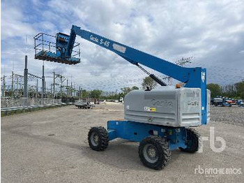 GENIE S45 4WD Diesel - Articulated boom lift: picture 4