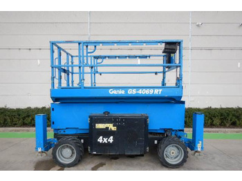 Scissor lift GENIE