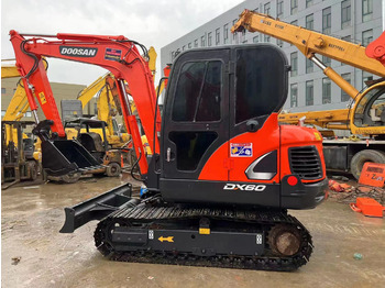 Crawler excavator High quality DOOSAN used excavator DX60 strong power hot selling !!!: picture 4