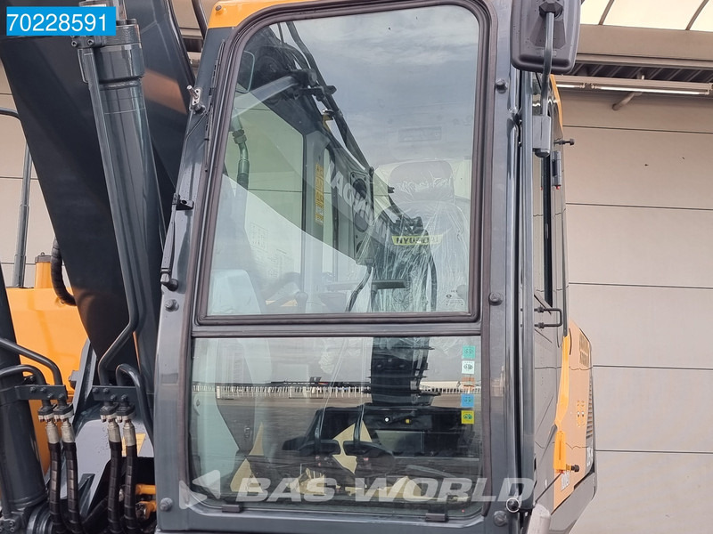 New Crawler excavator Hyundai R215 VS A/C - NEW UNUSED: picture 17