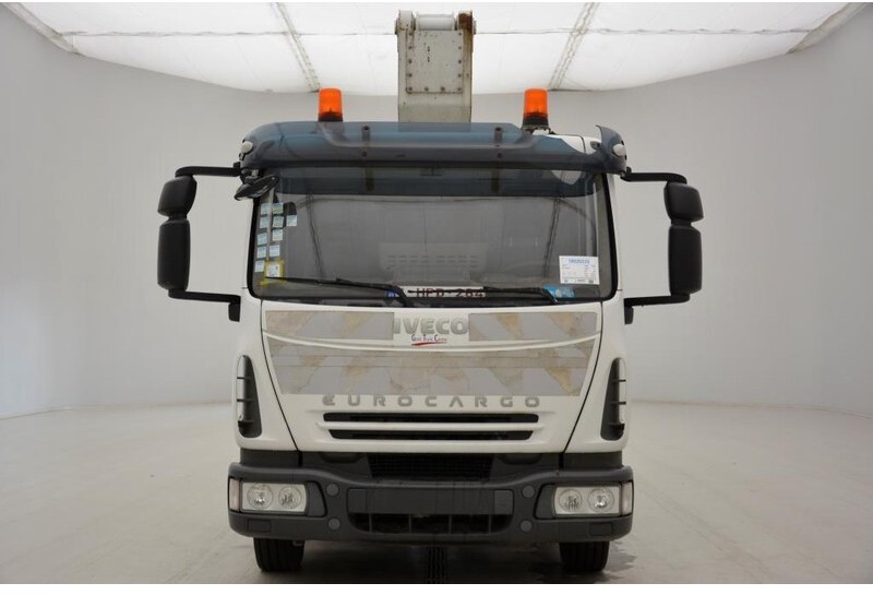 Truck mounted aerial platform Iveco Eurocargo 120E18: picture 2