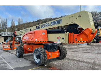 Articulated boom lift JLG
